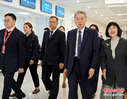 【新闻视频】日本前首相鸠山由纪夫一行参观西安国医医院并给予高度评价