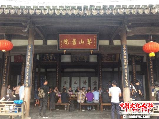 翰墨邂逅油彩中法艺术家相聚浙江永嘉